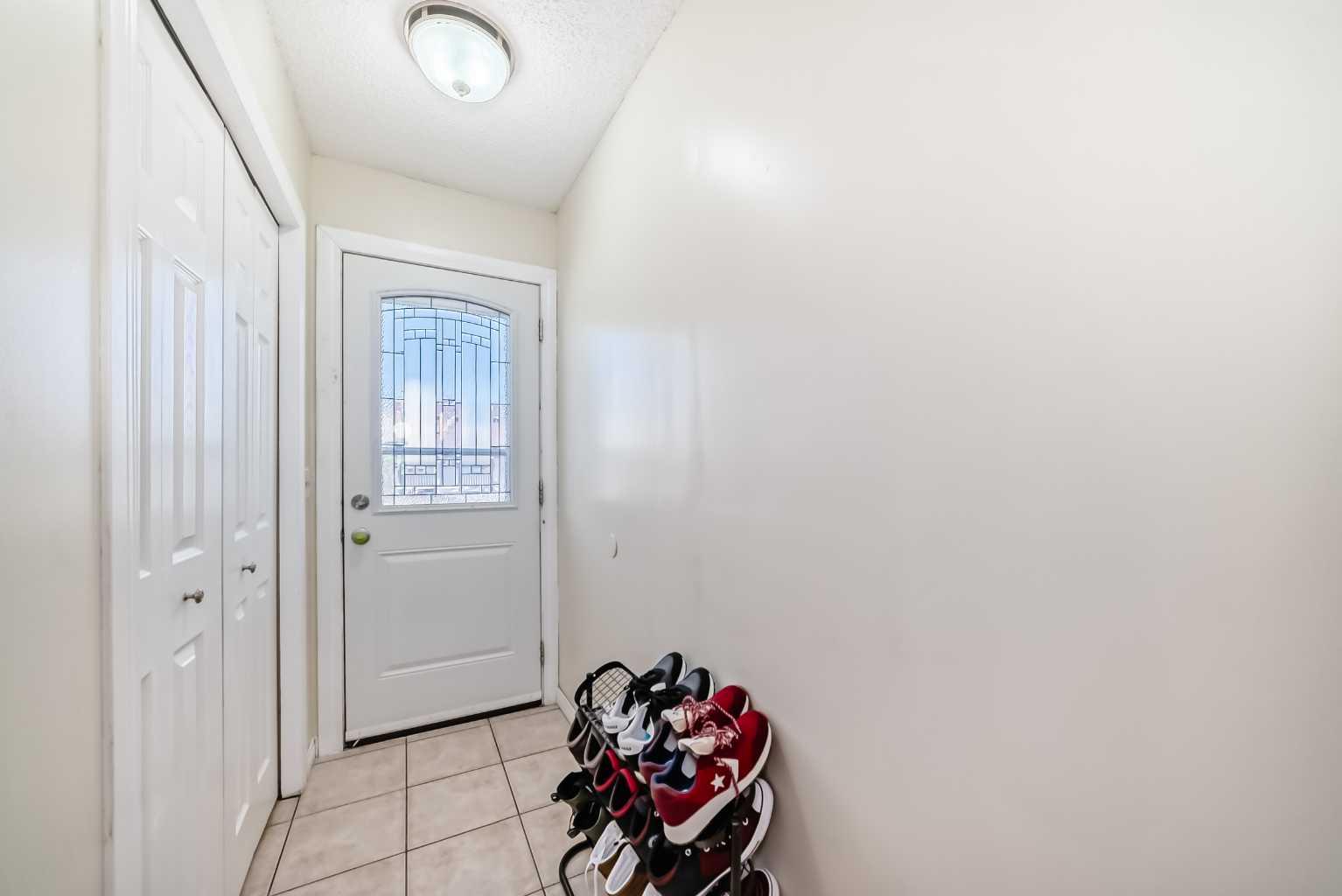 31 Castleglen Crescent NE