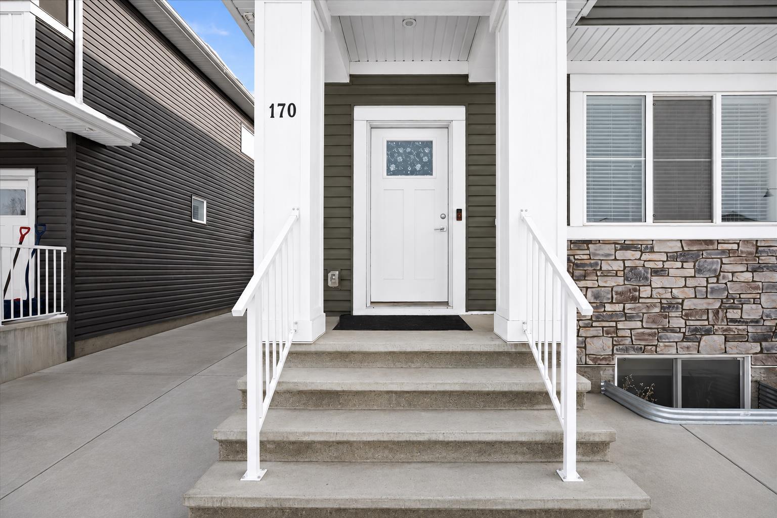 170 Creekside Drive SW
