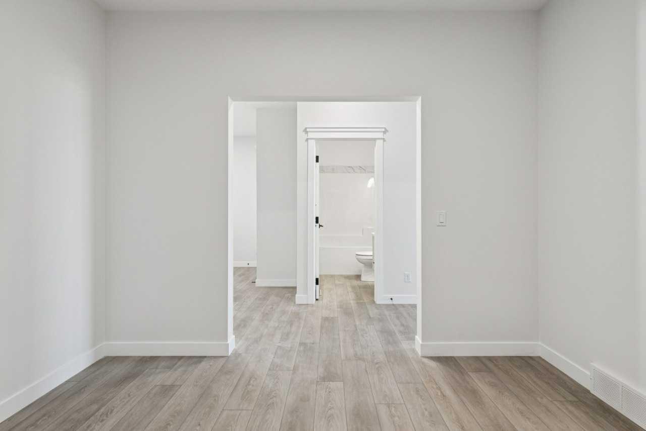 378 Hotchkiss Manor SE