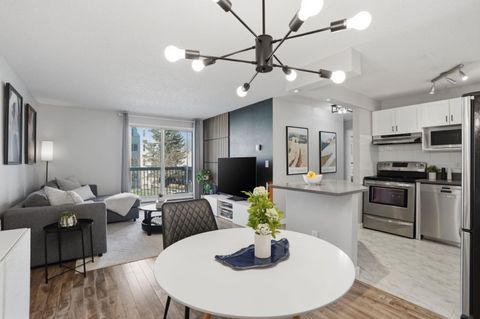 Photo of 545 18 Avenue SW #202, Calgary, AB T2S 0C6 (MLS # A2304513)