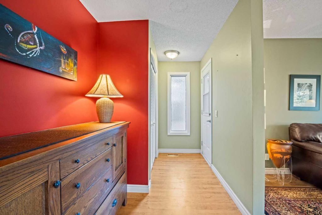 Photo of 276 Macewan Glen Drive NW, Calgary, AB T3K 2G4 (MLS # A2285919)