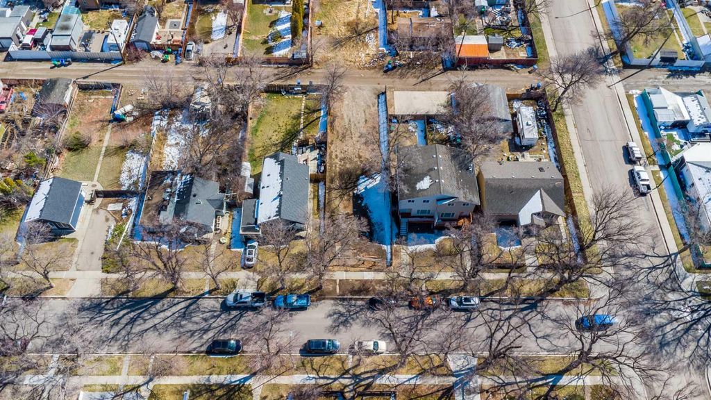 Photo of 809 12 B Street North, Lethbridge, AB T1H 2M1 (MLS # A2300782)