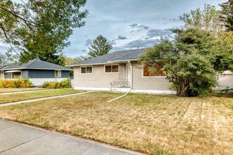 5924 Centre Street NE Calgary AB T2K 0T6