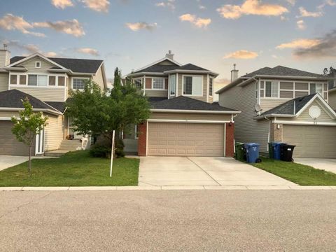 91 Royal Elm Way NW Calgary AB T3G 5M3