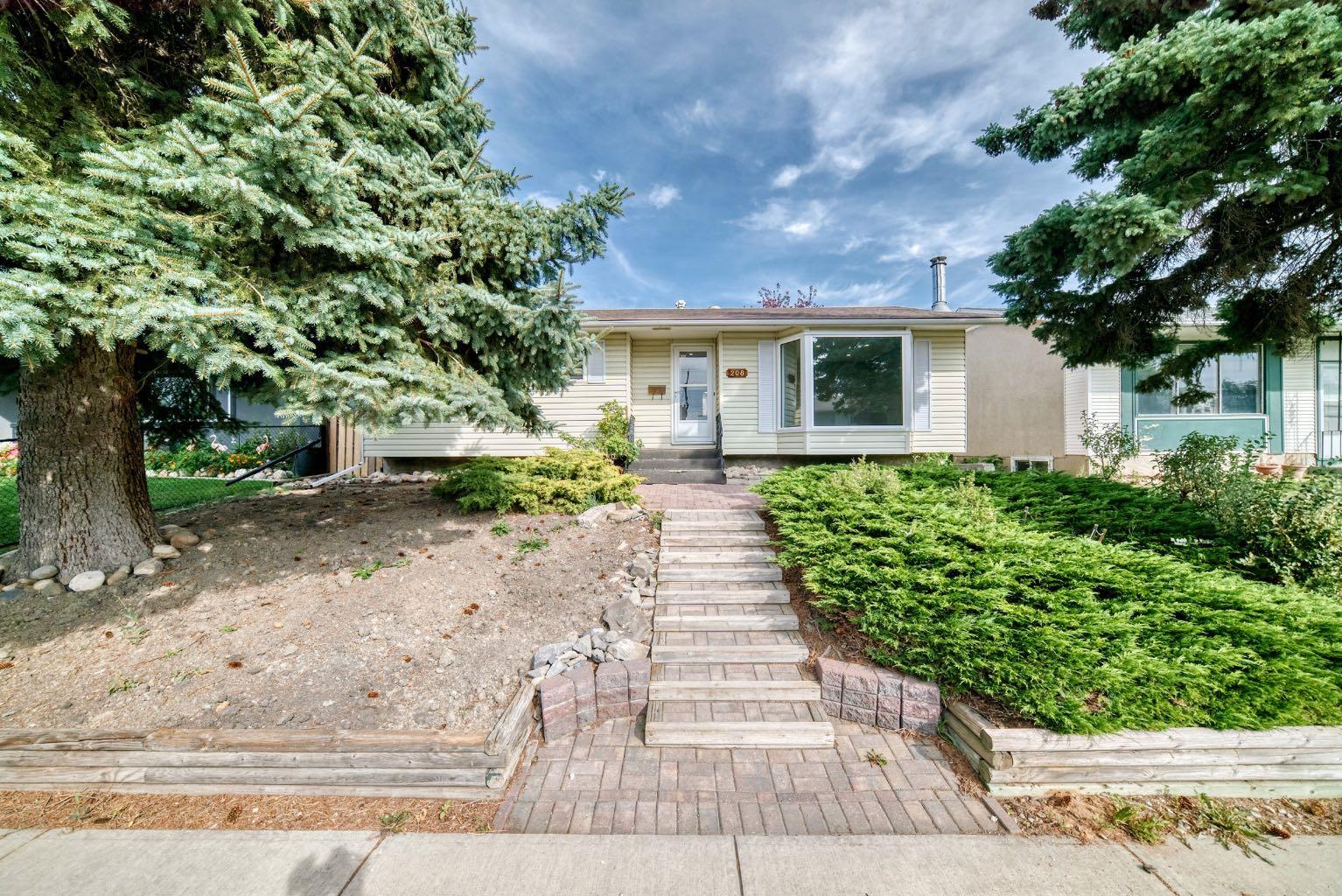 208 Penbrooke Way SE
