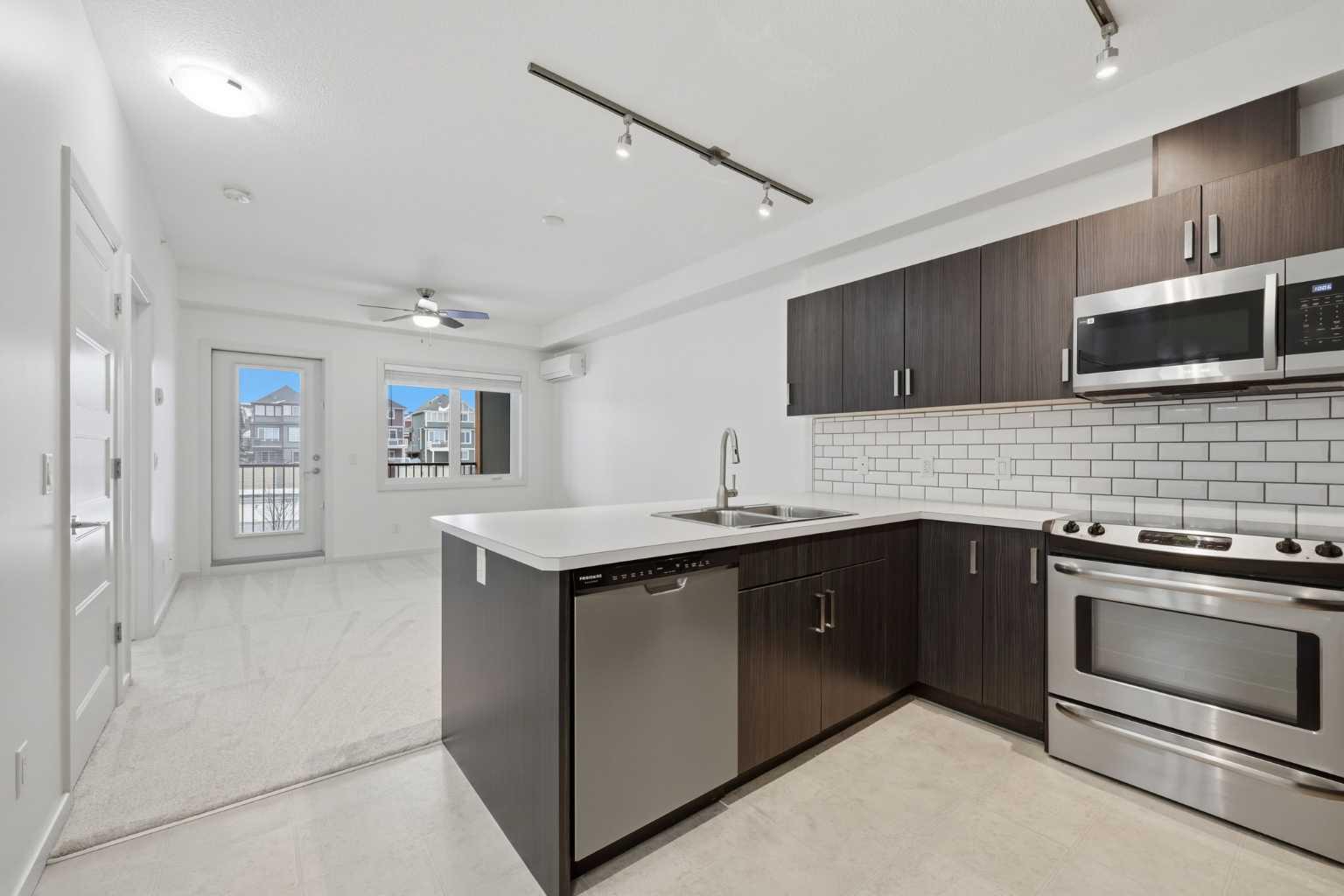 450 Kincora Glen Road NW 3406