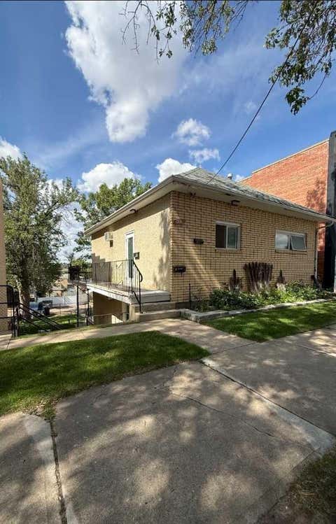Photo of 422 5 Street SE, Medicine Hat, AB T1A 0N1 (MLS # A2334760)