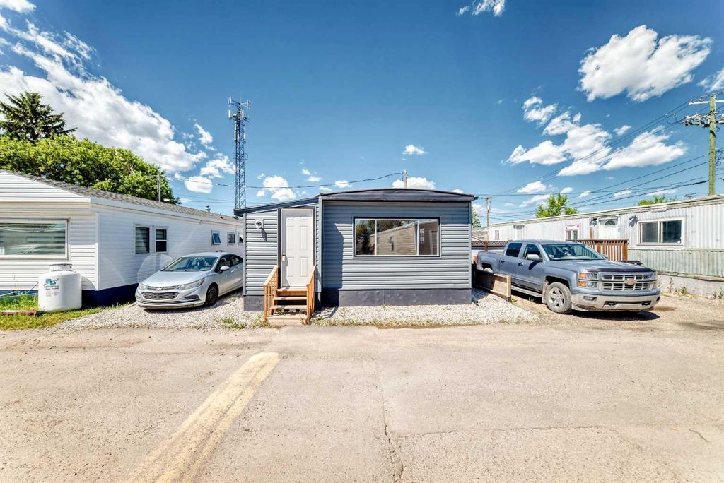 Photo of 2106 50 Street SE #30, Calgary, AB T2B 1M7 (MLS # A2327664)
