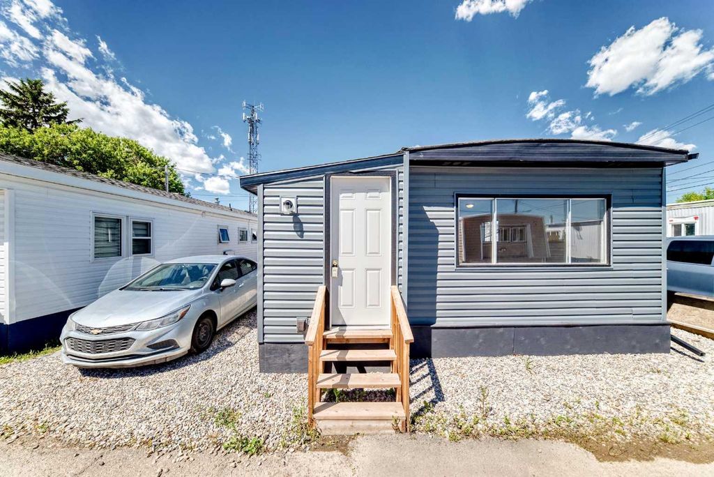 Photo of 2106 50 Street SE #30, Calgary, AB T2B 1M7 (MLS # A2327664)
