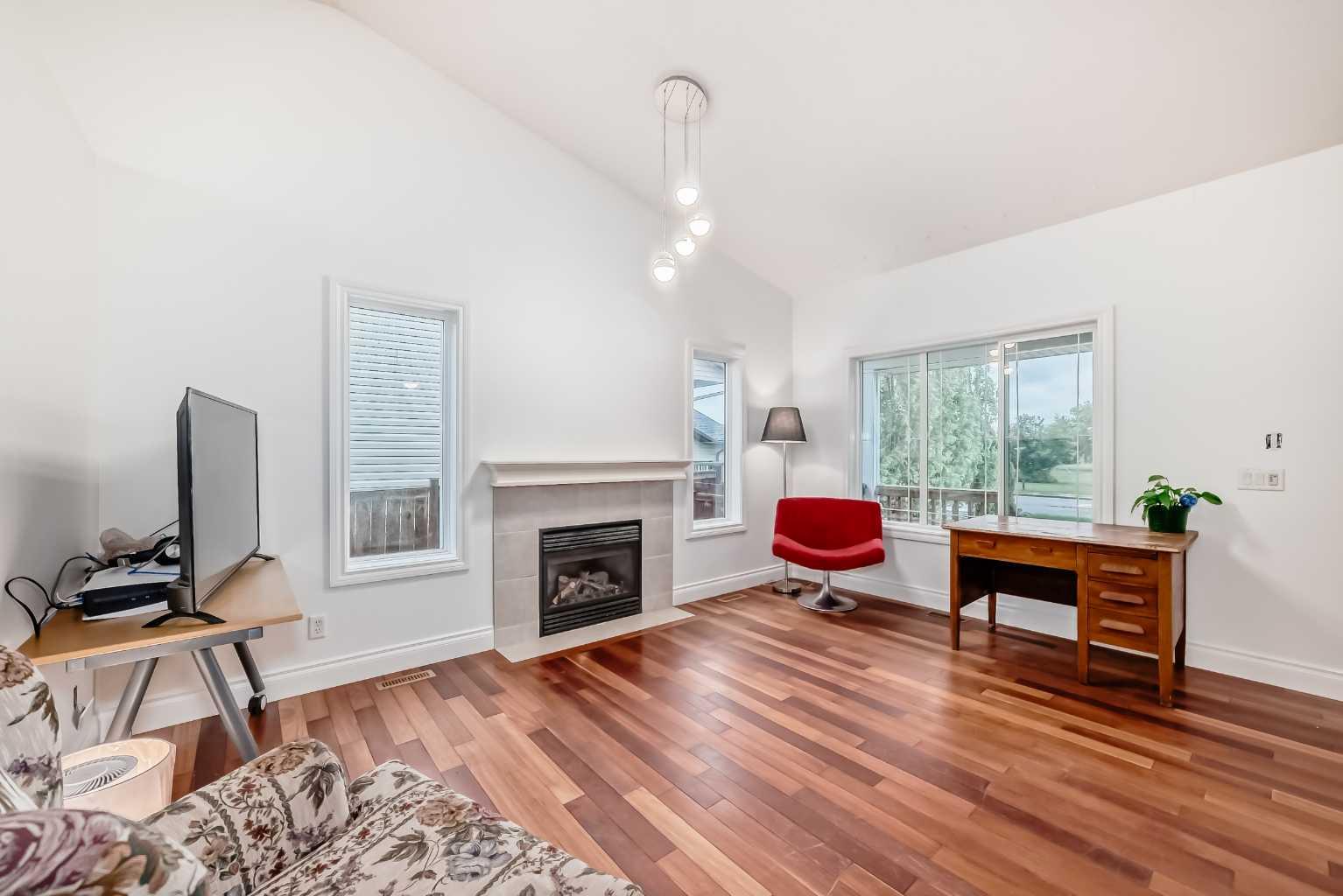 76 Hillview Drive