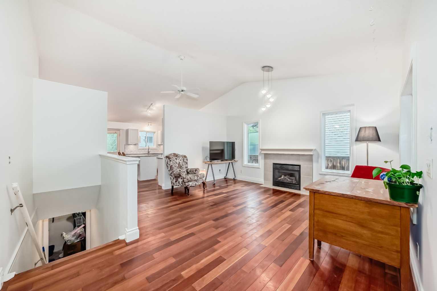 76 Hillview Drive