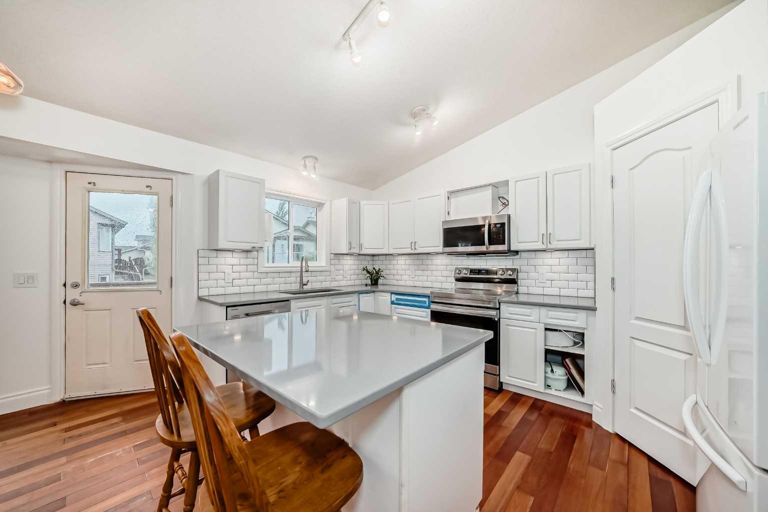 76 Hillview Drive