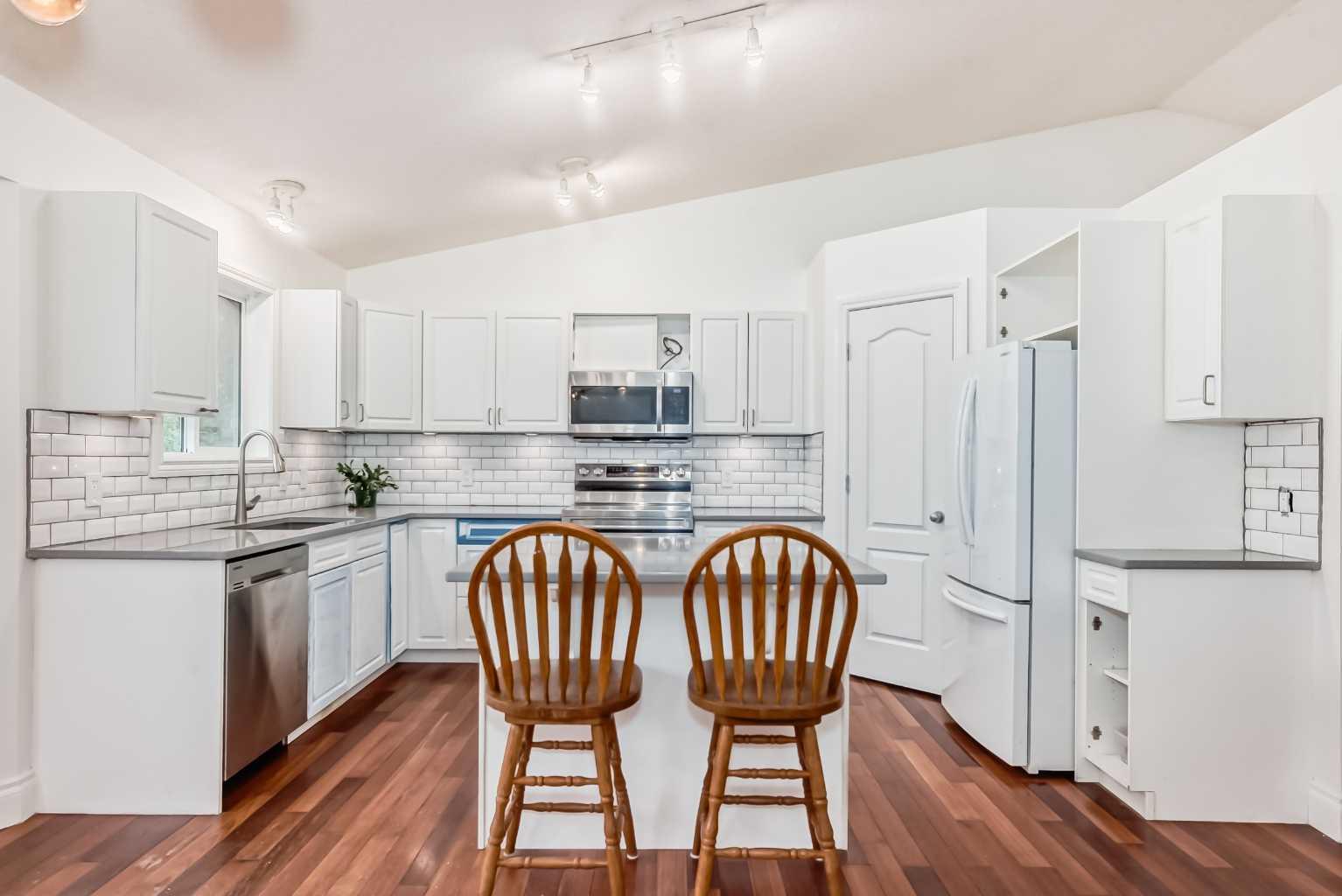 76 Hillview Drive
