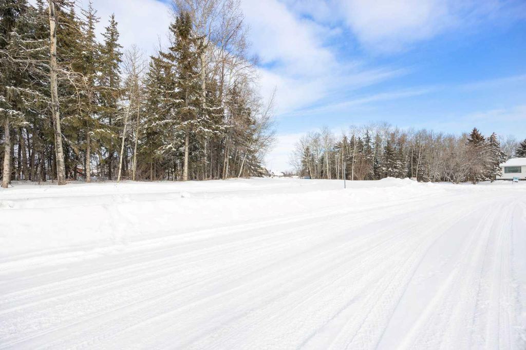 Photo of 157 Hilltop Crescent, Fort McMurray, AB T9H 3V3 (MLS # A2289287)