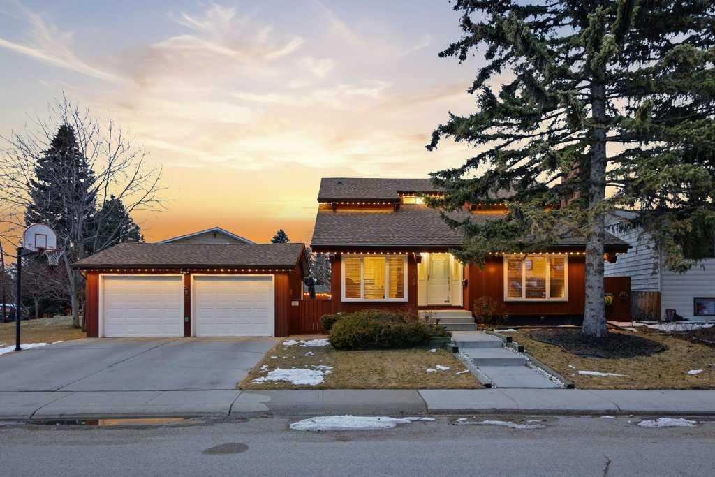 Photo of 555 Queensland Circle SE, Calgary, AB T2J 4P7 (MLS # A2295695)