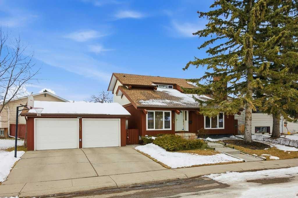 Photo of 555 Queensland Circle SE, Calgary, AB T2J 4P7 (MLS # A2295695)