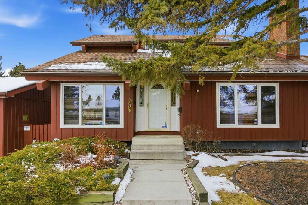 555 Queensland Circle SE