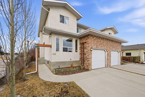 302 Strathaven Drive Strathmore AB T1P 1M2