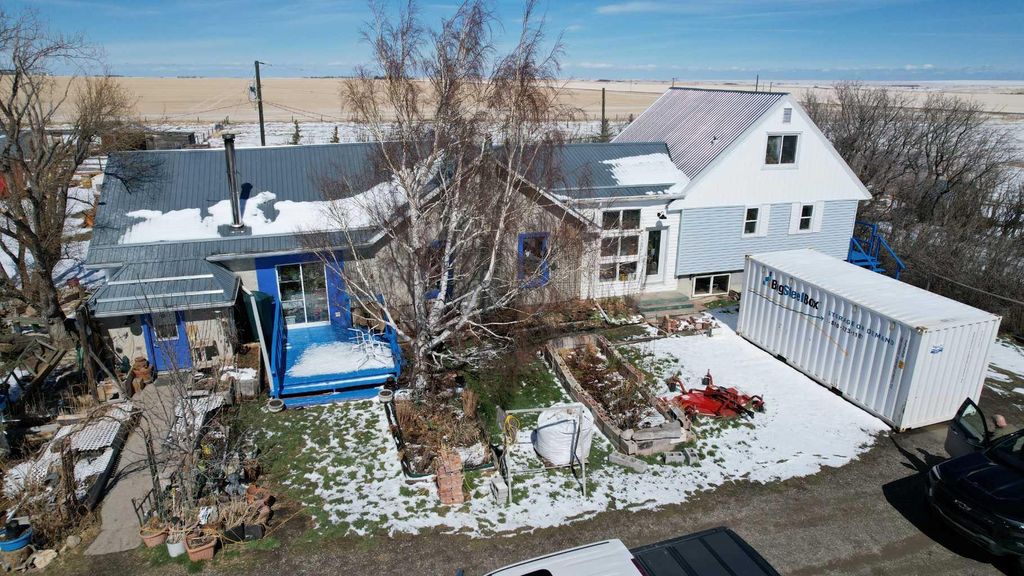 Photo of 70078 RR 253, Fort Macleod, AB T0L 0Z0 (MLS # A2300824)