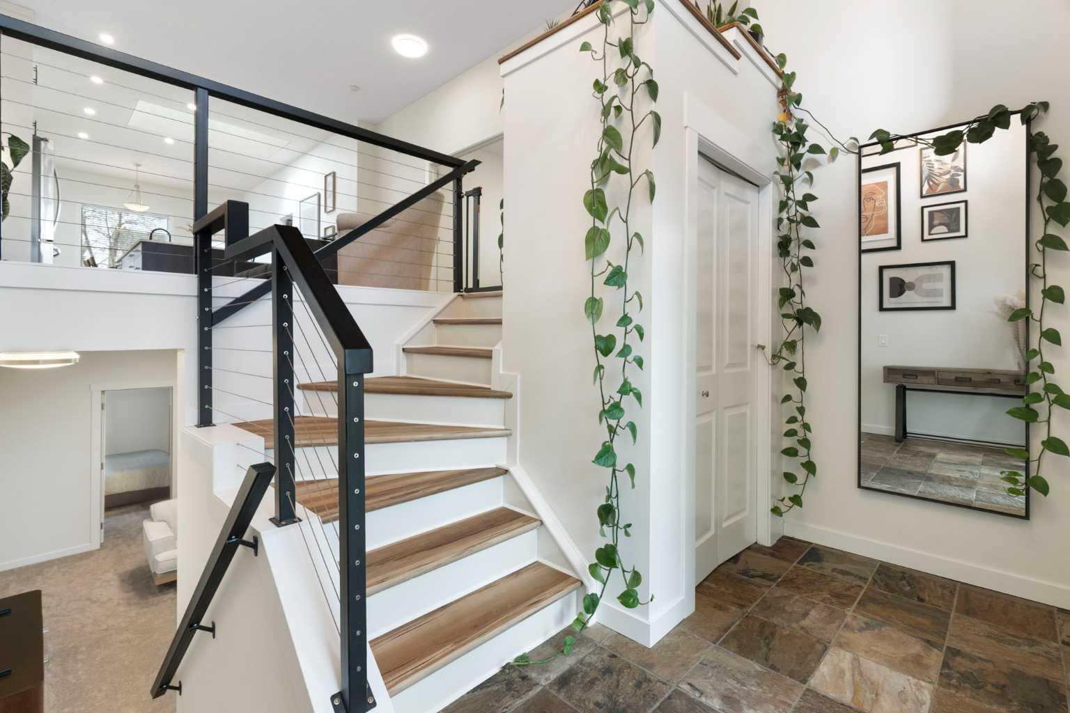 238 Somerglen Way SW