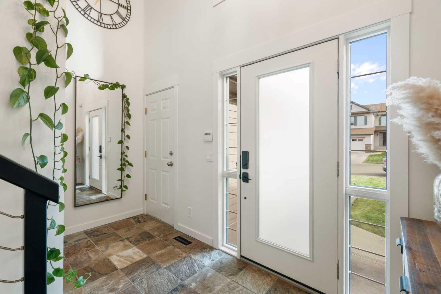 238 Somerglen Way SW