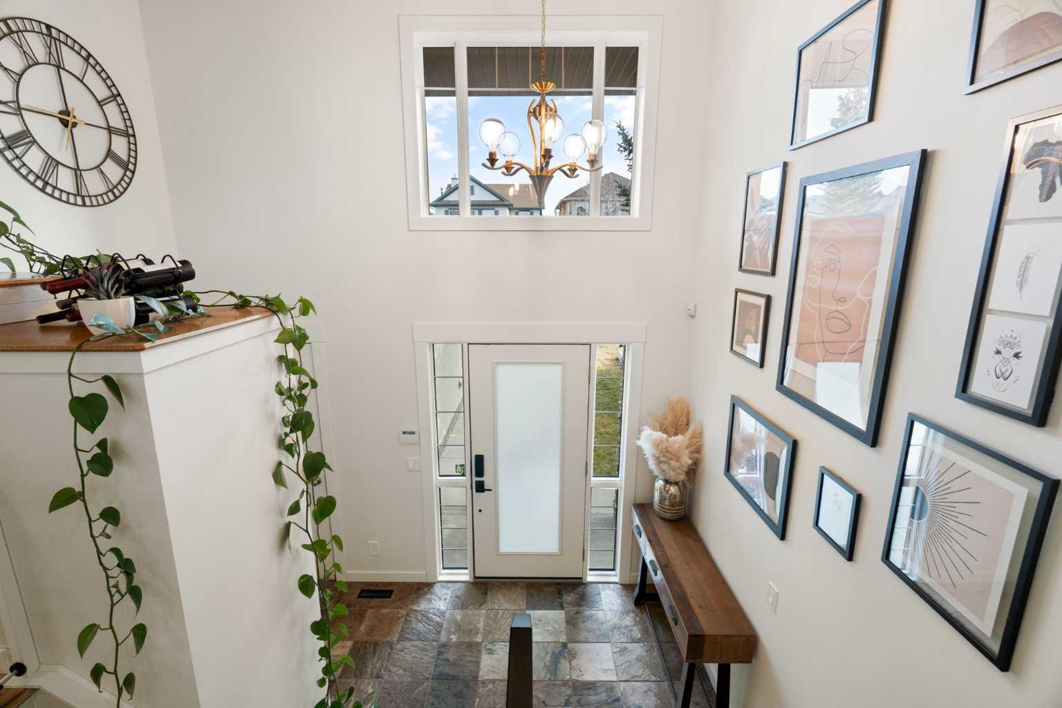 238 Somerglen Way SW