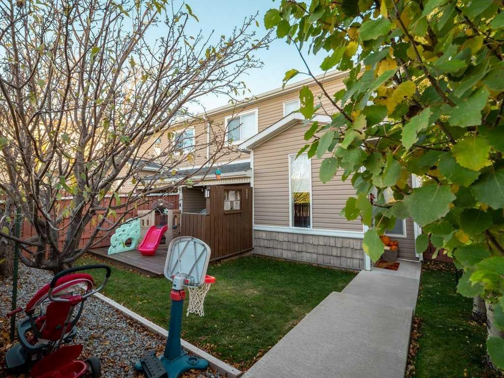 Photo of 3918 Sundance Road #4, Coalhurst, AB T0L 0V2 (MLS # A2353120)