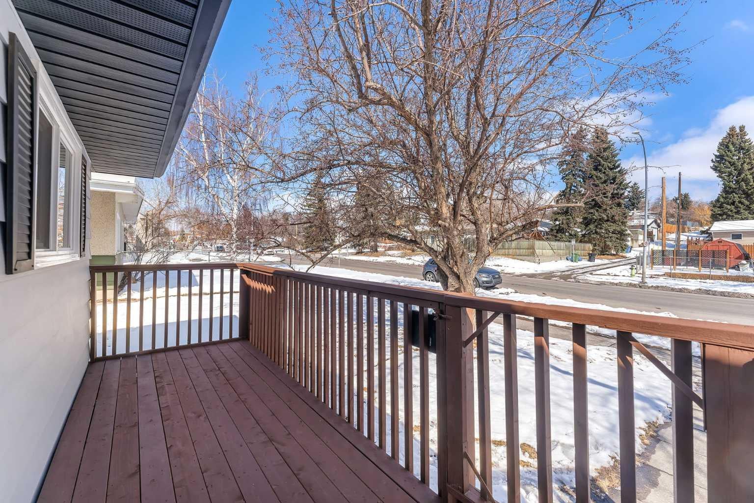 853 Northmount Drive NW