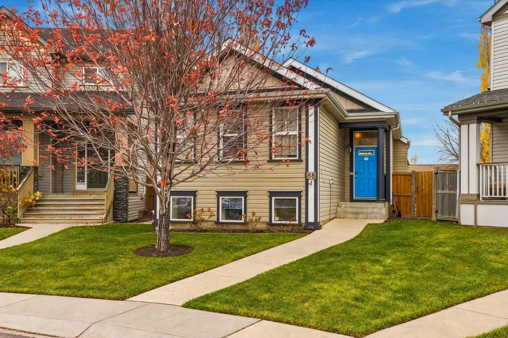 Photo of 88 Copperstone Gardens SE, Calgary, AB T2Z 0L2 (MLS # A2355216)