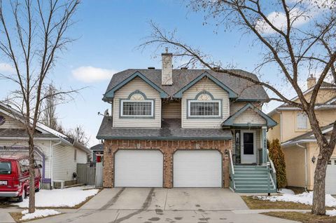 466 Douglas Glen Boulevard SE Calgary AB T2Z 2M8