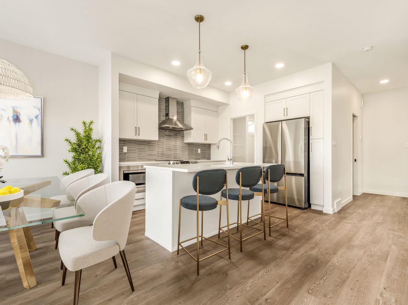 126 Miners Road W