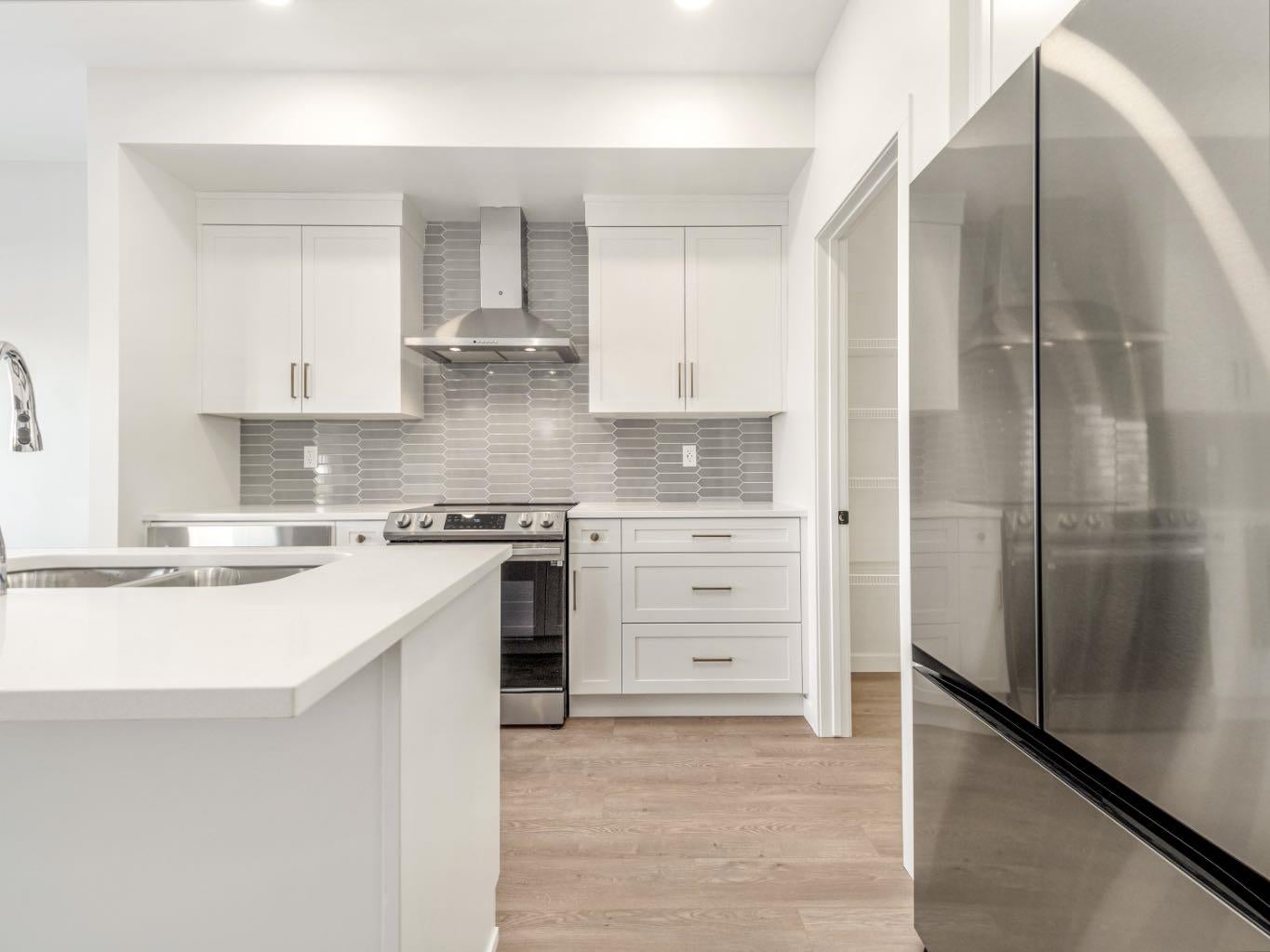 126 Miners Road W