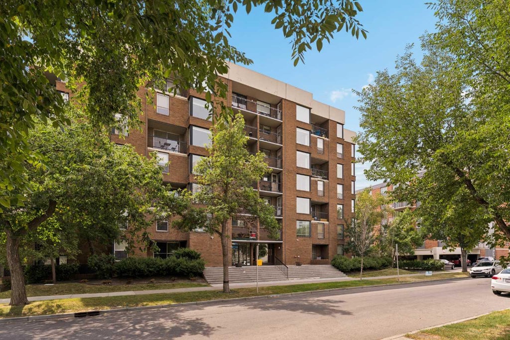 Photo of 1123 13 Avenue SW #701, Calgary, AB T2R 0L7 (MLS # A2335302)