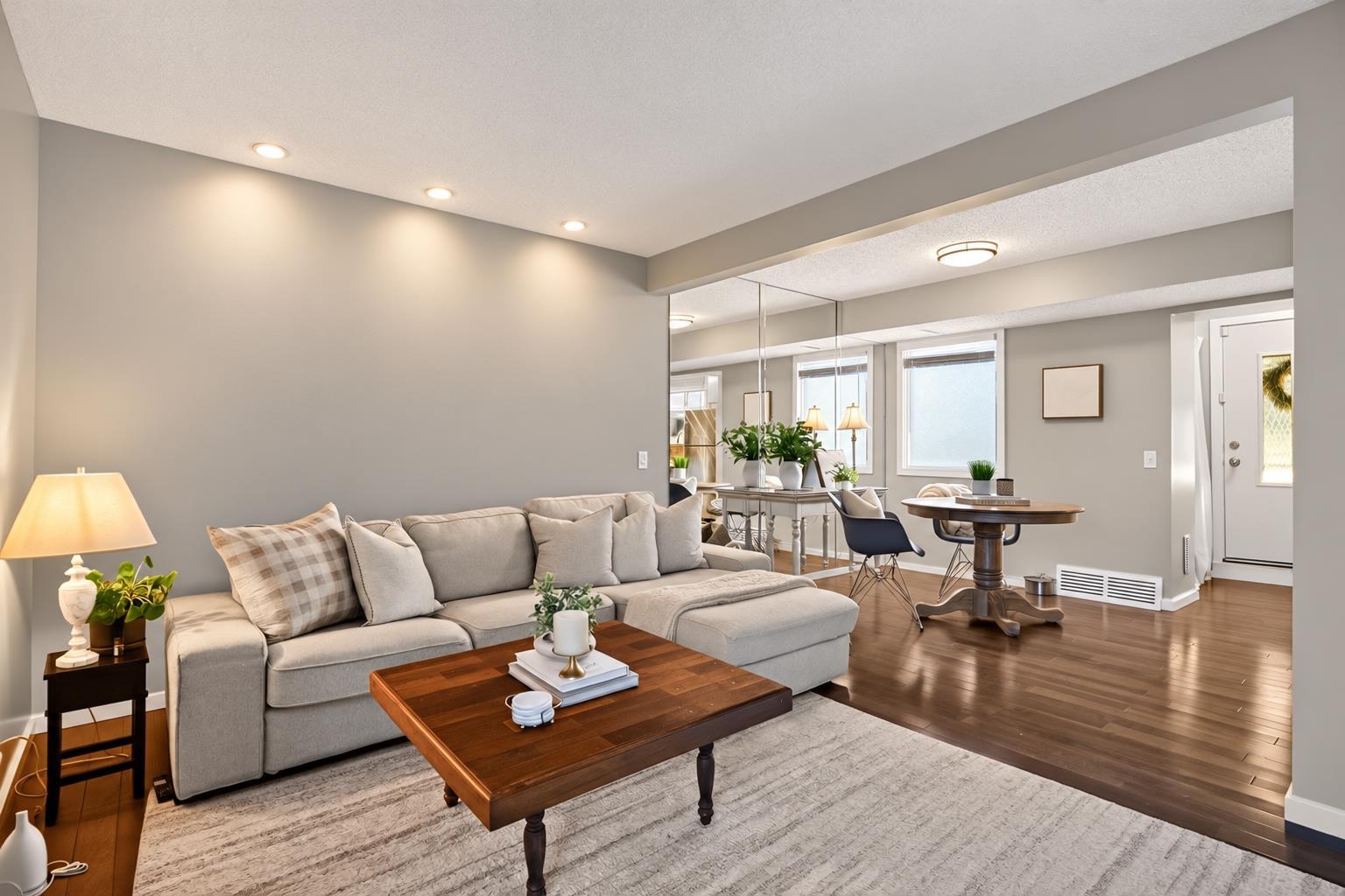 2520 Palliser Drive SW 1611