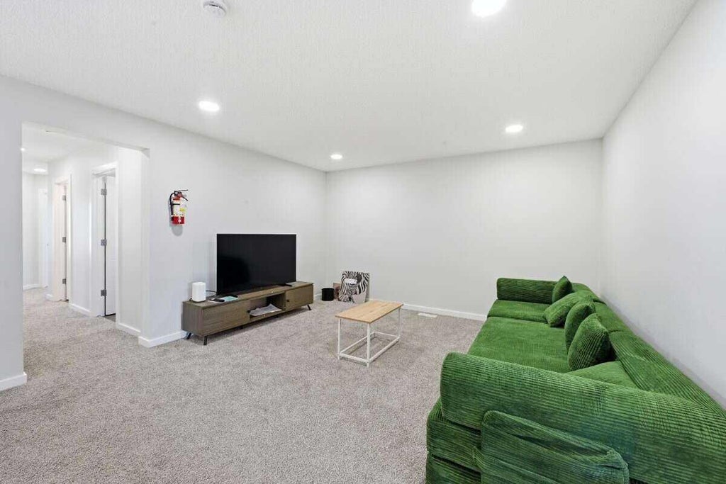 Photo of 179 Mallard Grove SE, Calgary, AB T3S 0B1 (MLS # A2348341)