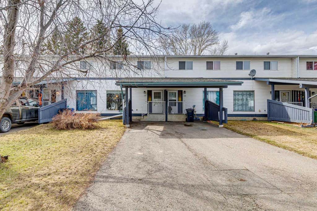 Photo of 107 Elm Place #113, Okotoks, AB T1S 1J1 (MLS # A2327584)