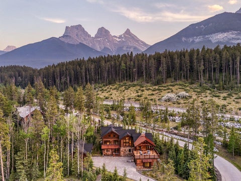 Photo of 118 Cairns Landing, Canmore, AB T1W 3J9 (MLS # A2285477)