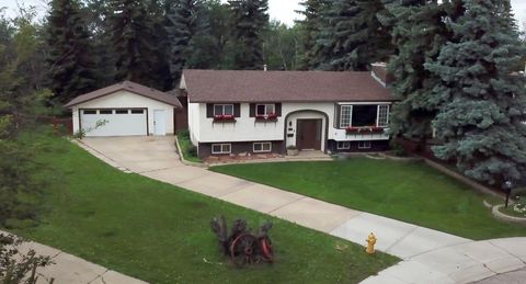 Photo of 10128 85 Avenue, Grande Prairie, AB T8V 3K8 (MLS # A2326545)