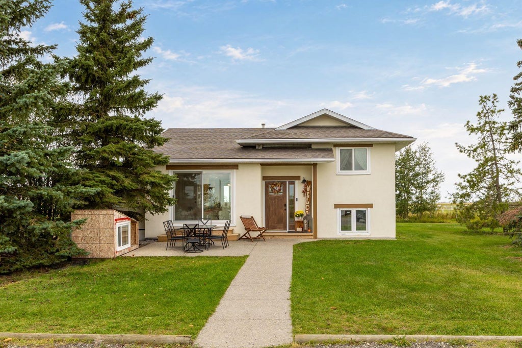 Photo of 245219 Range Road 271, Rural Rocky View County, AB T1Z 0V9 (MLS # A2348494)