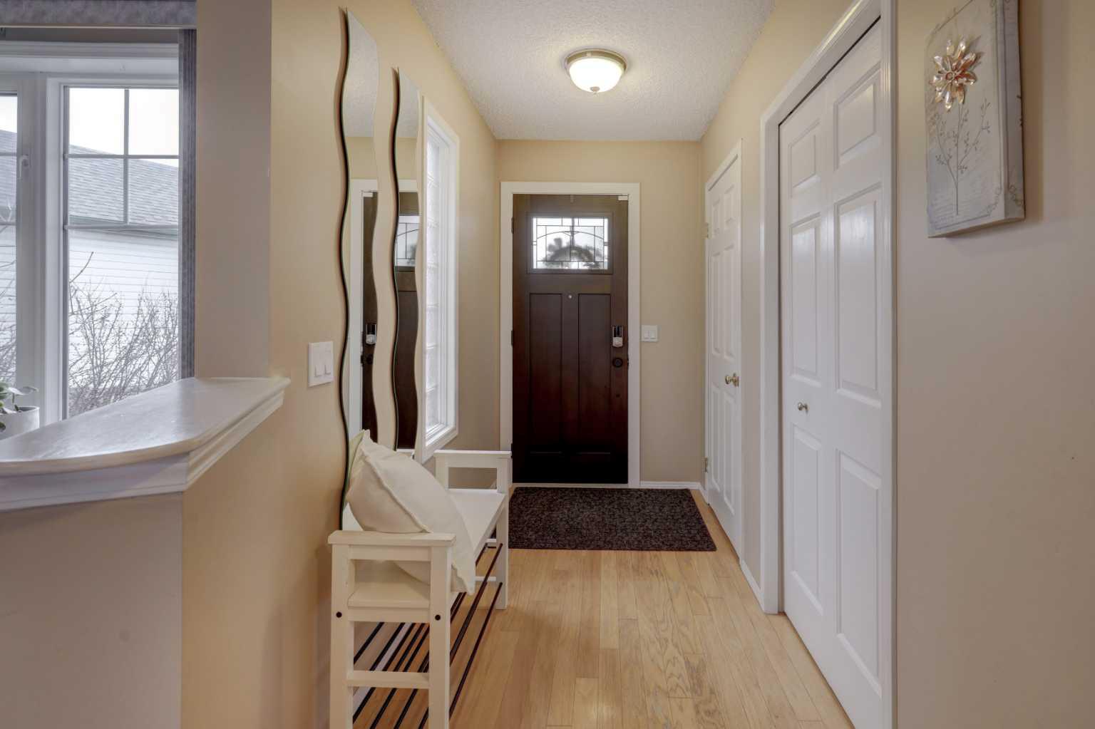 135 Coverdale Court NE