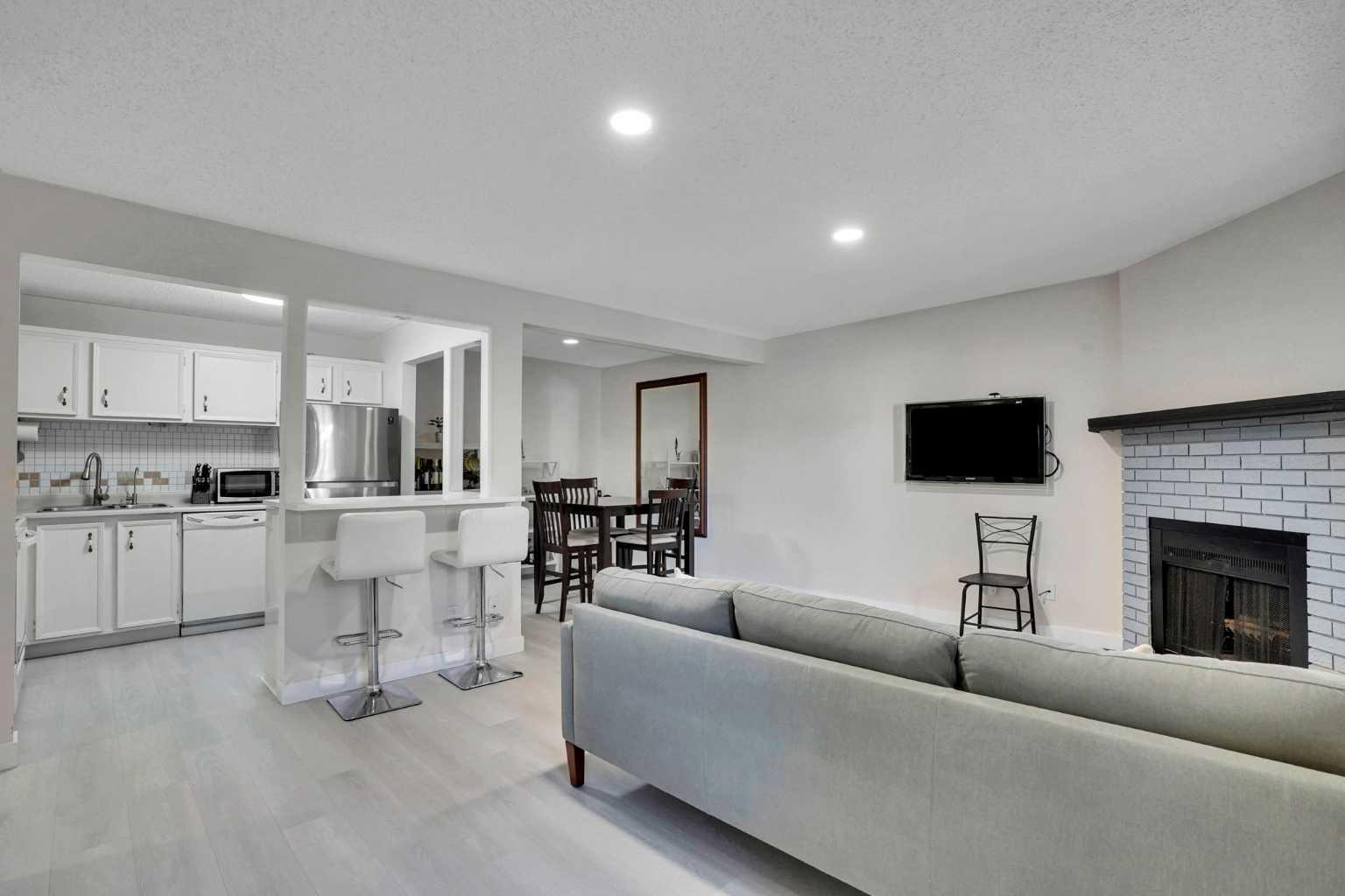 141 Cedar Springs Gardens SW