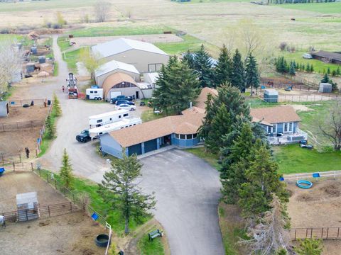 354142 48 Avenue E Rural Foothills County AB T1S 0R3