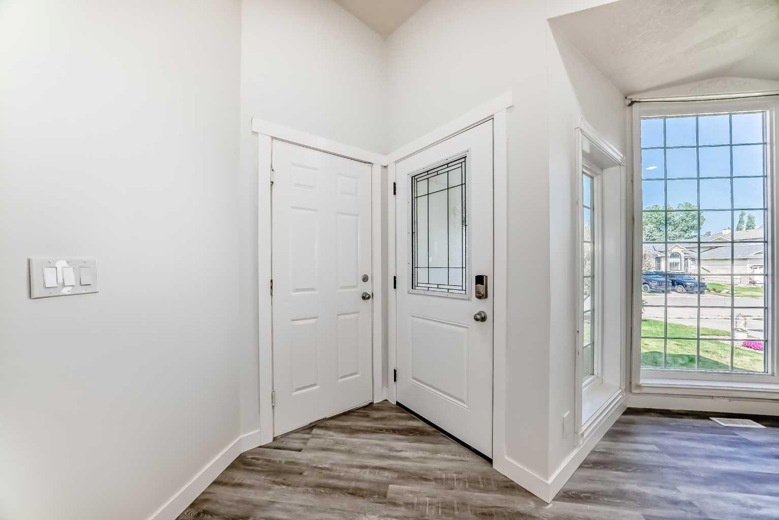 96 Douglas Ridge Close SE