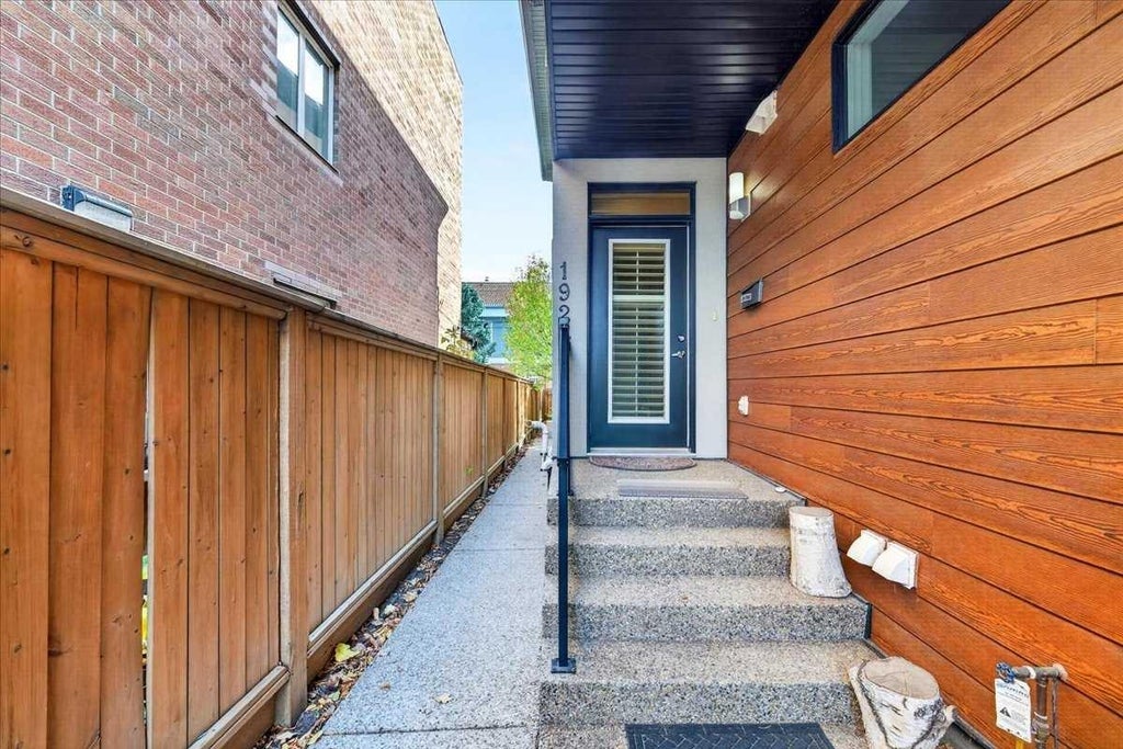 Photo of 1922 29 Street SW, Calgary, AB T3E 2J8 (MLS # A2350352)