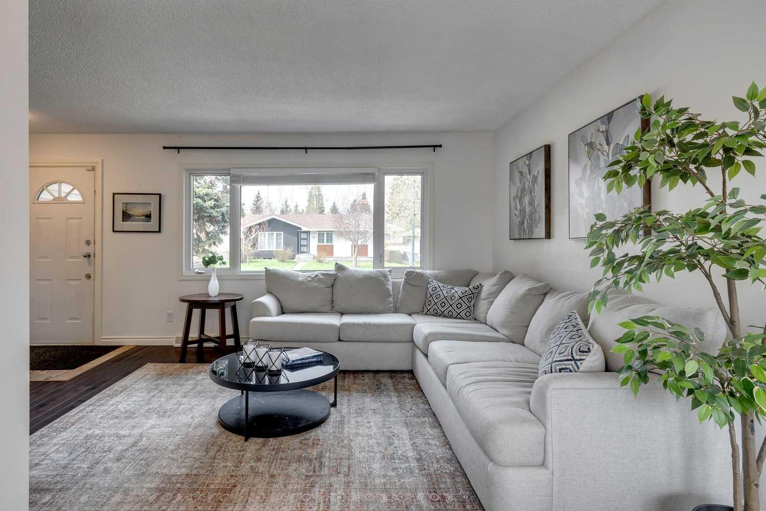 107 Sackville Drive SW