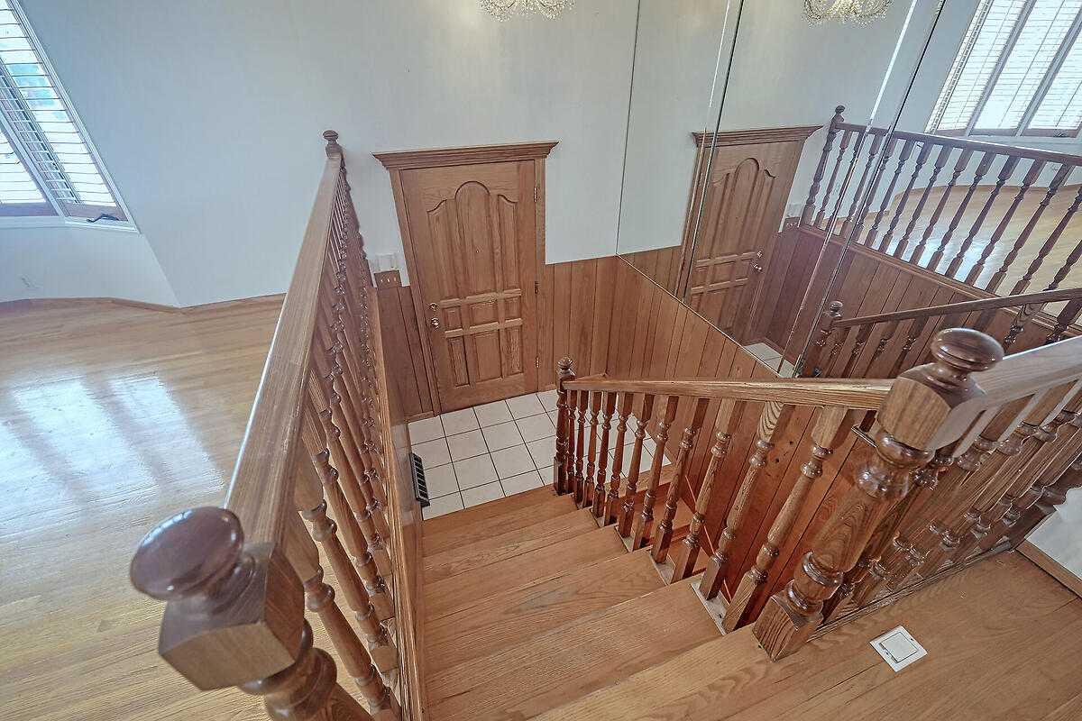 444 Woodland Crescent SE