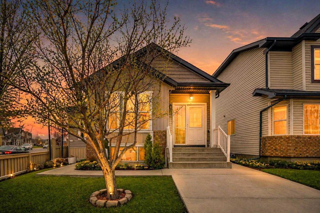 Photo of 4 Martin crossing Bay NE, Calgary, AB T3J 3S8 (MLS # A2306839)