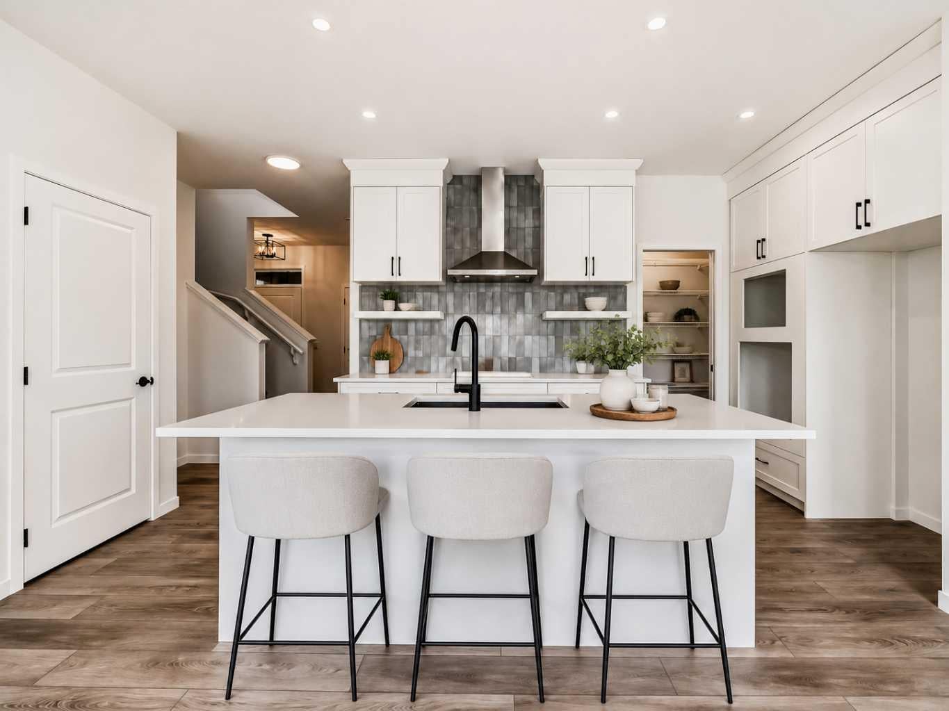 310 Montrose Crescent SE