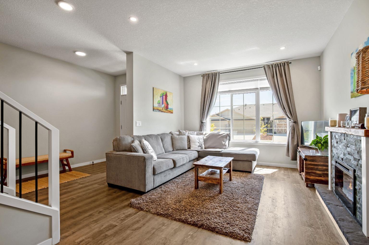 30 WOLF Crescent