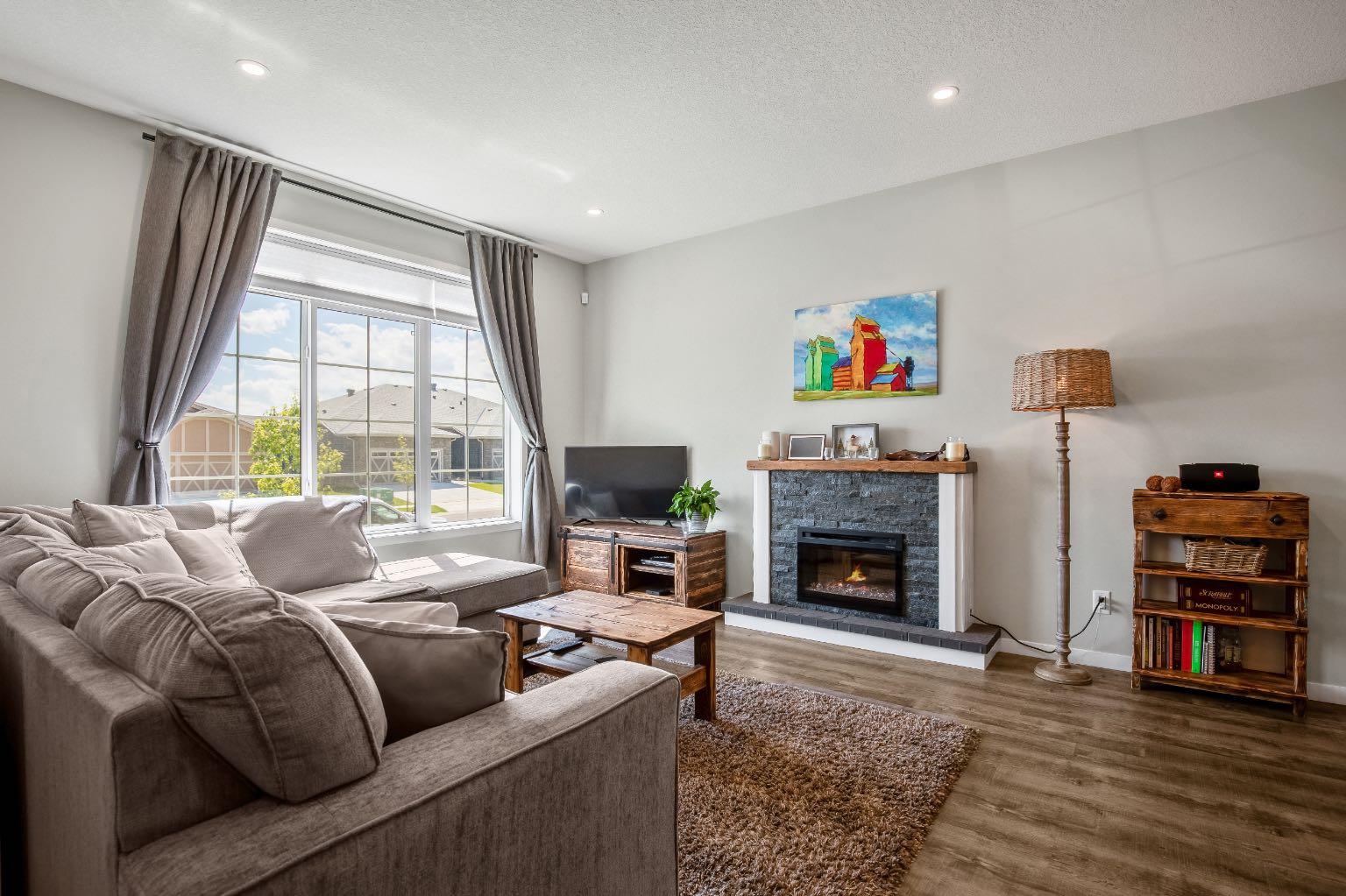30 WOLF Crescent